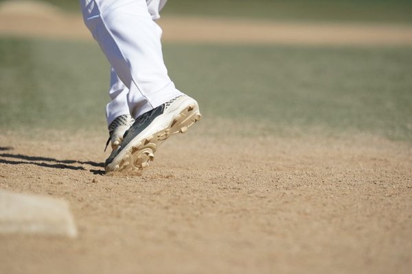 baseball cleats guide